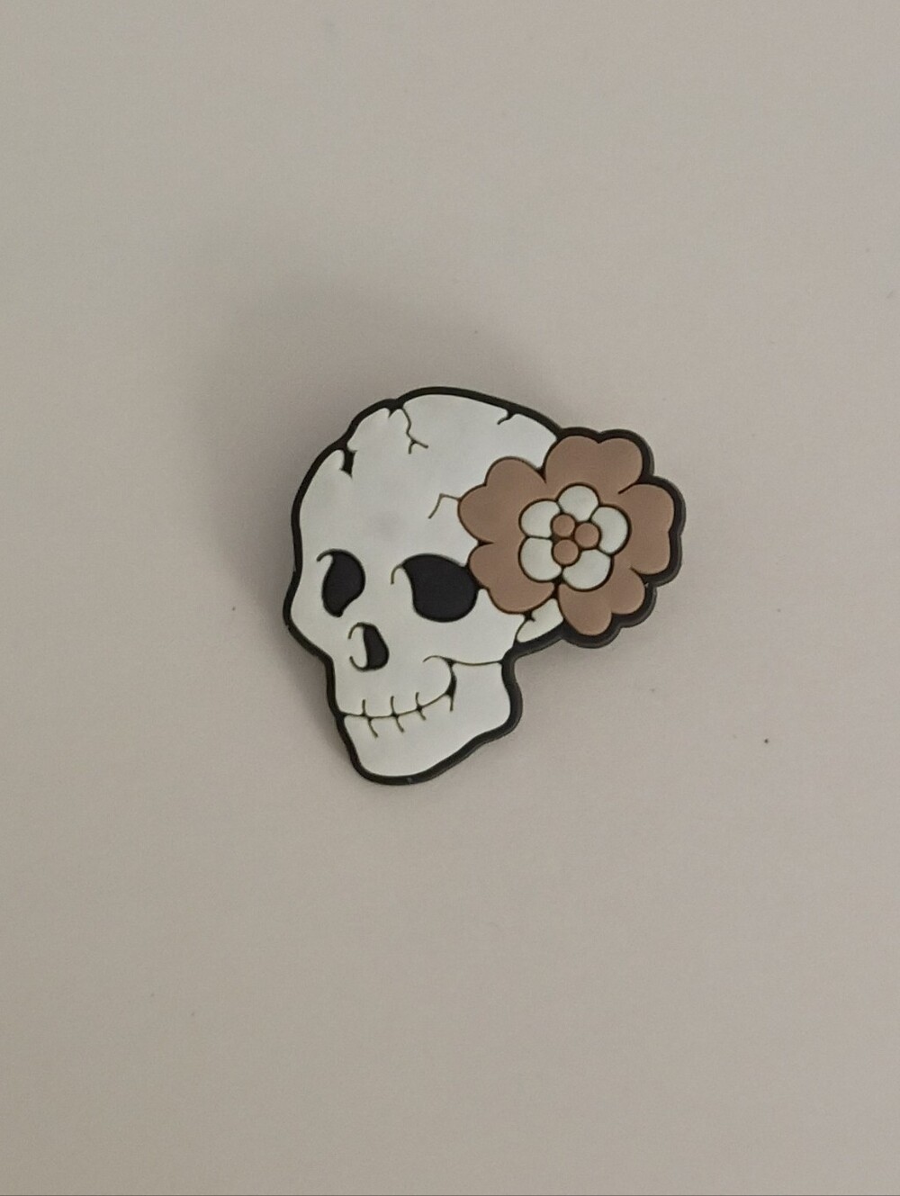 10 for $10 Jibbitz Croc Charm - Skeleton Skull Flower Over Ear 4 - Tan & White